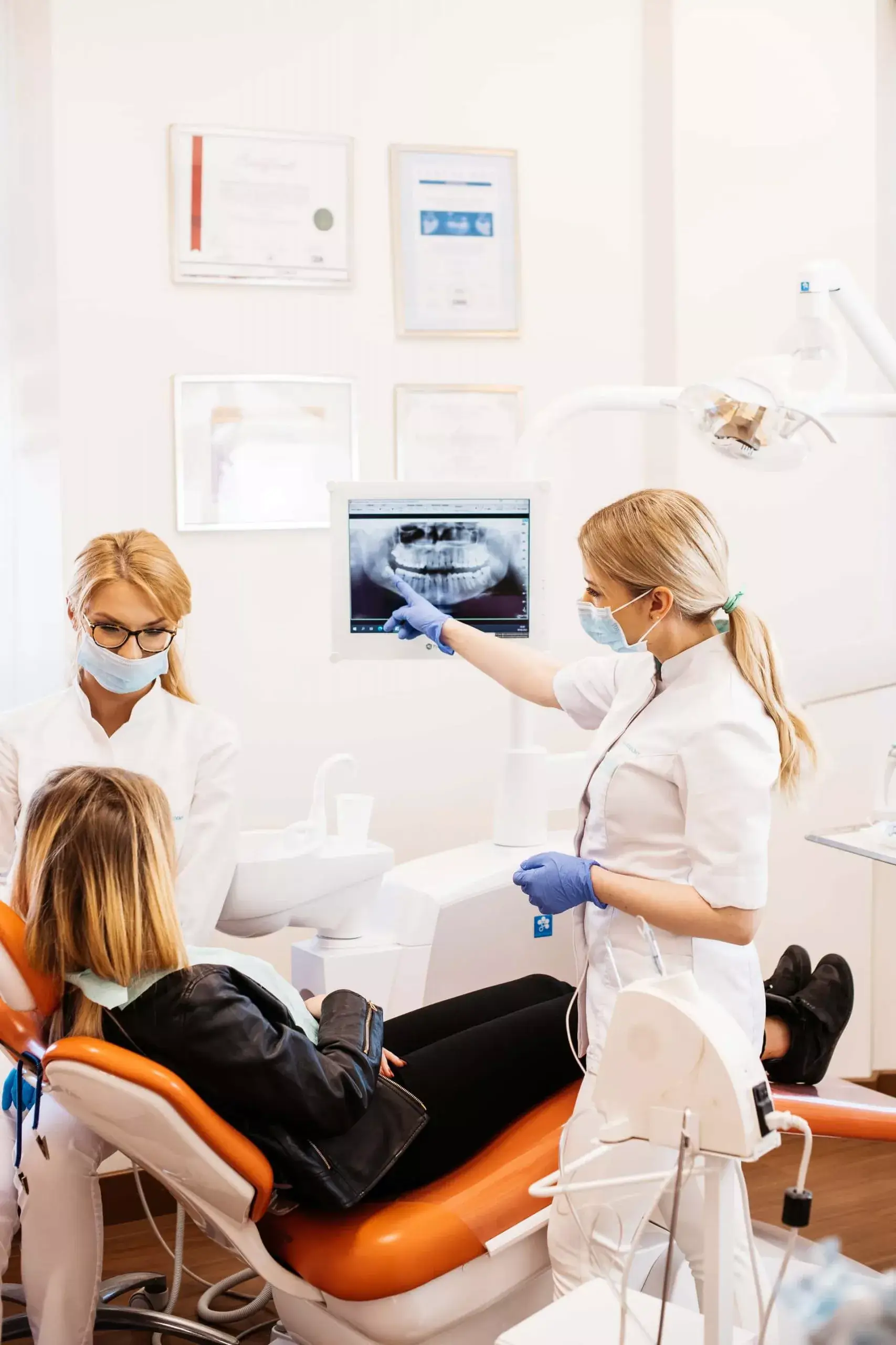 Retencja zębów – jak utrwala się efekty leczenia ortodontycznego?